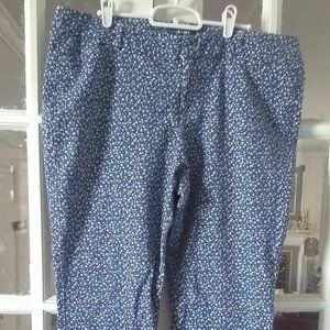 Old Navy mid-rise pixie pants, size 18